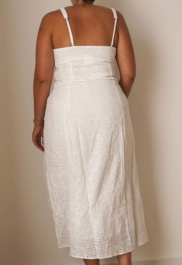 Robe longue à broderie anglaise