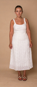 Robe longue à broderie anglaise