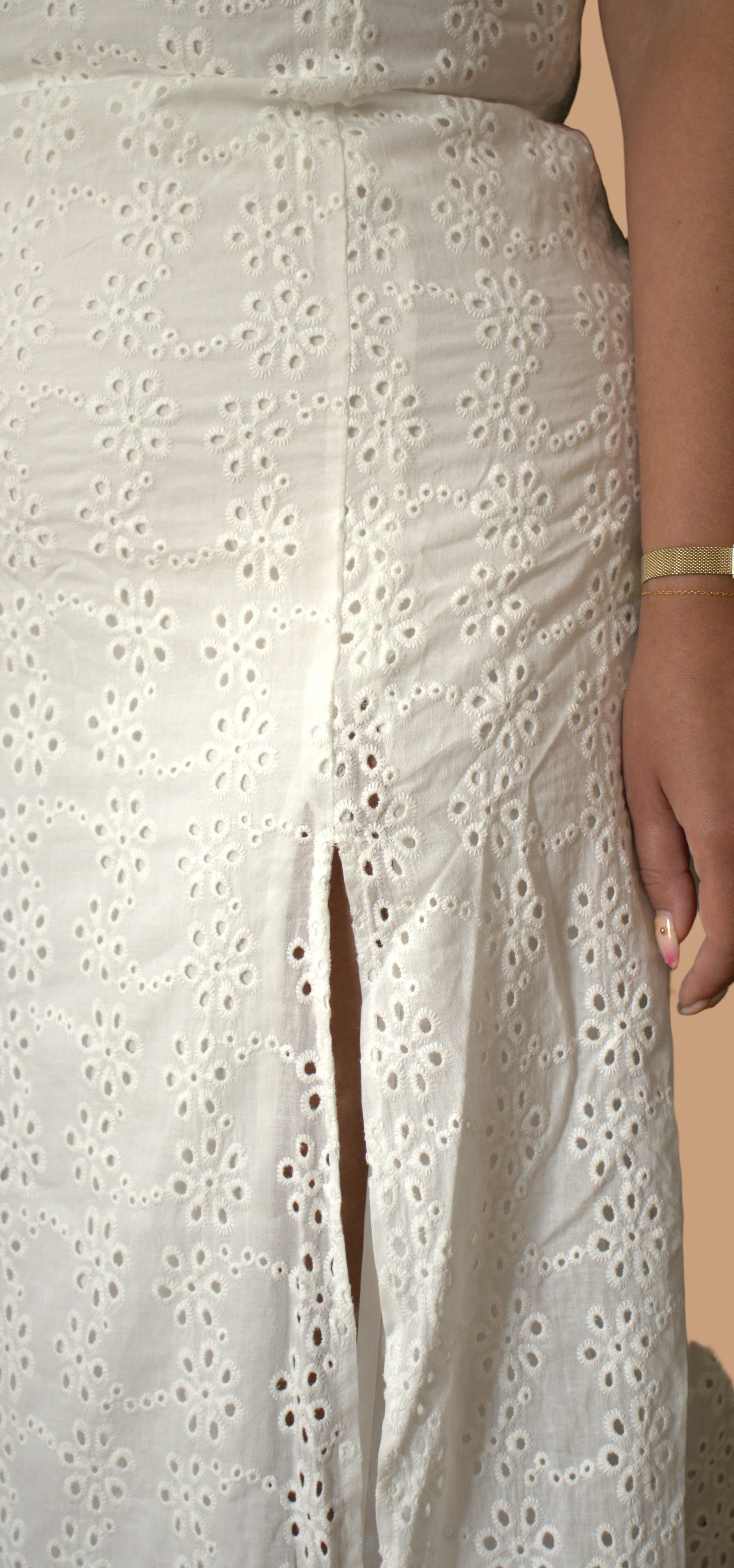 Robe longue à broderie anglaise