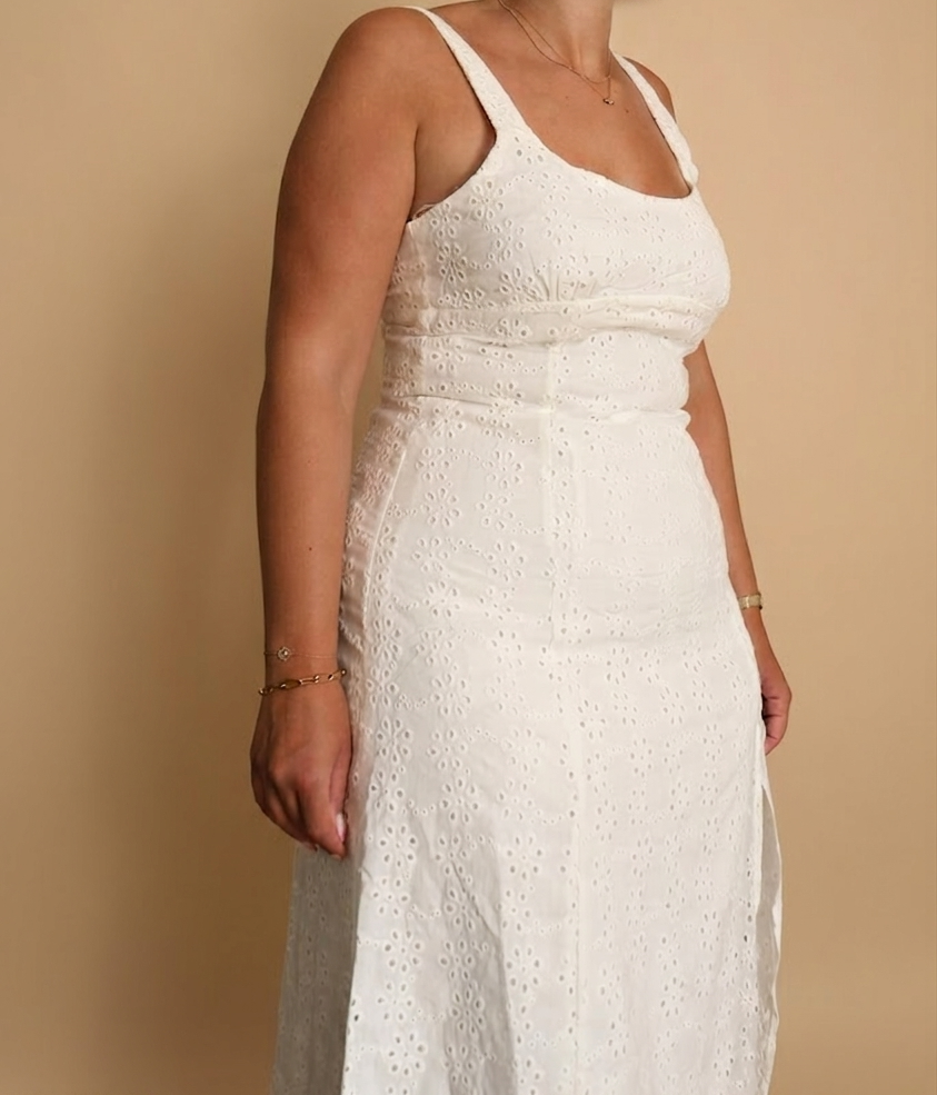 Robe longue à broderie anglaise